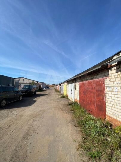 Гараж, > 30 м²