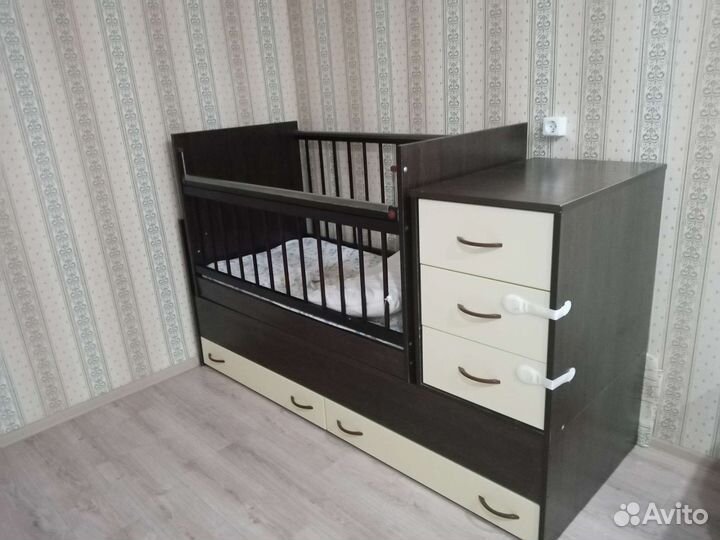 Кравать трансформер с маятником