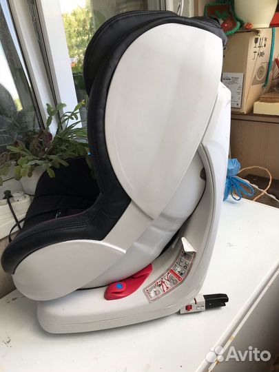 Автокресло Caretero Defender Plus Isofix