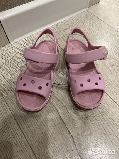 Босоножки crocs