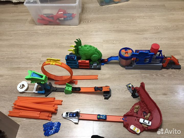 Наборы хотвилс, автомойка,динозавр,трамплин