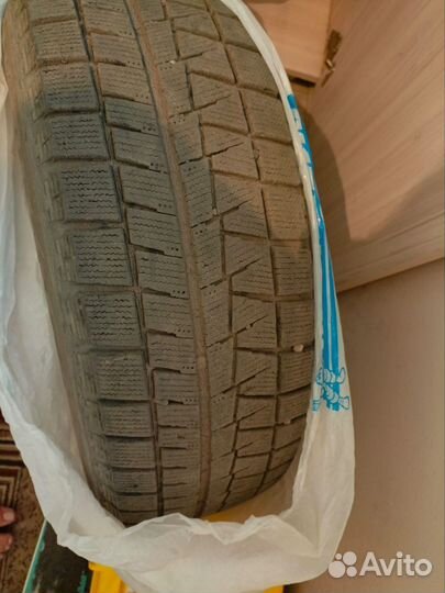 Bridgestone Blizzak Revo GZ 215/65 R16