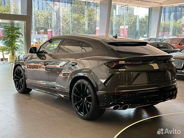 Lamborghini Urus 4.0 AT, 2023, 490 км