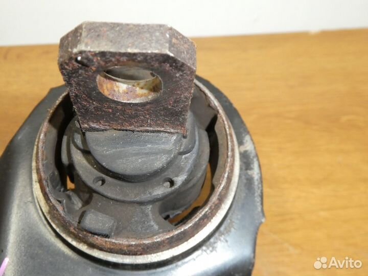 Задний продольный рычаг левый Mazda 6 gj