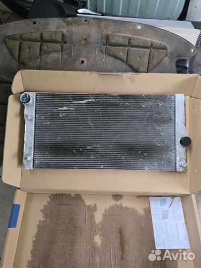 Радиатор BMW F10 N55