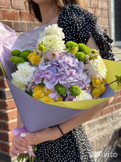 Авторский букет цветов хризантема. Доставка цветов