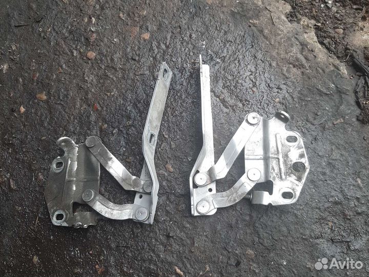 Петля капота фольксваген Пассат B6 Б6