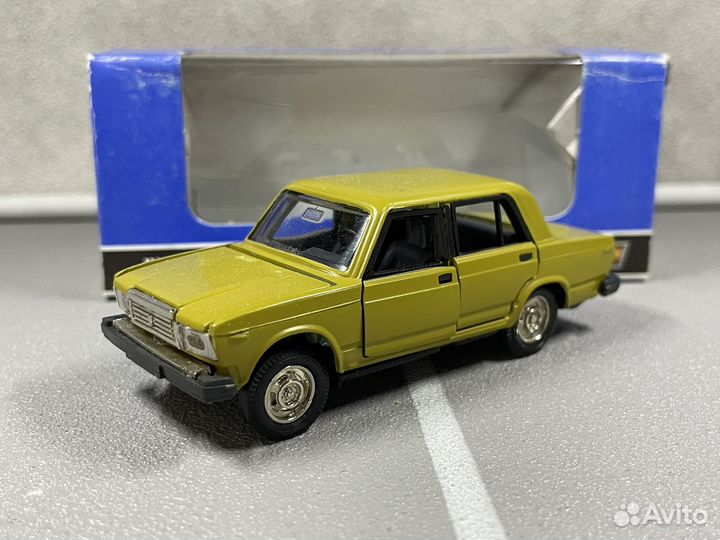 Модель Ваз-2107 Жигули СССР 1:43