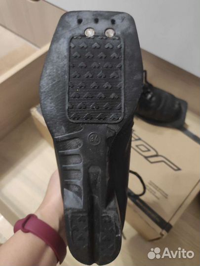 Лыжные ботинки