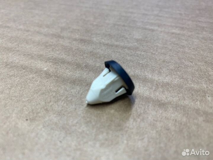 Гайкапластиковаясе Land Rover