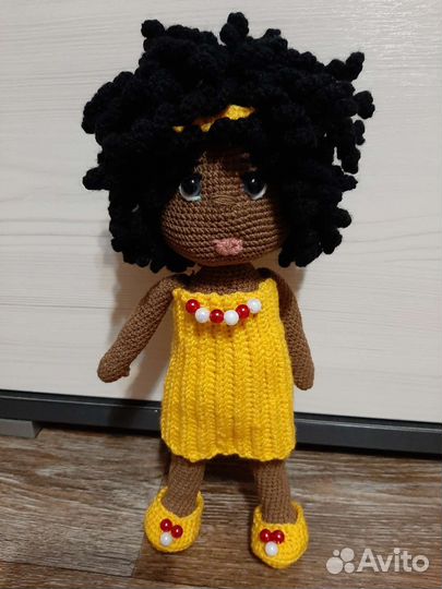 Вязаная кукла африканка