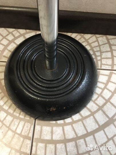 Стойка с небольшими деффектами витрина