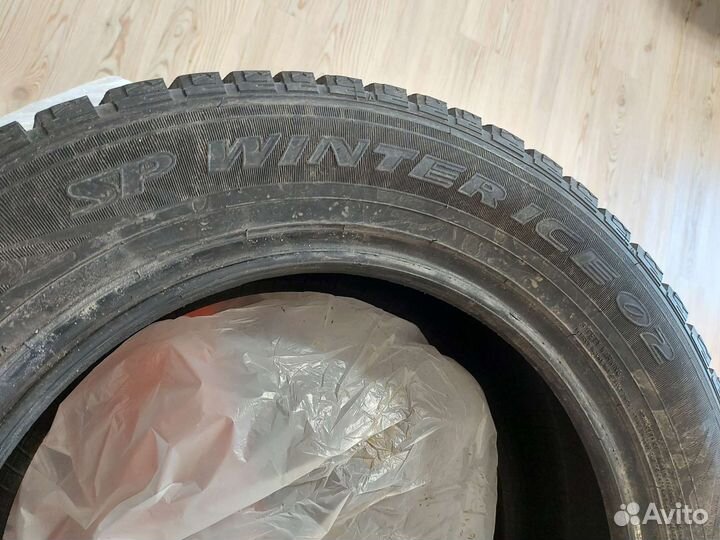 Dunlop SP Winter Ice 02 205/60 R16 96T