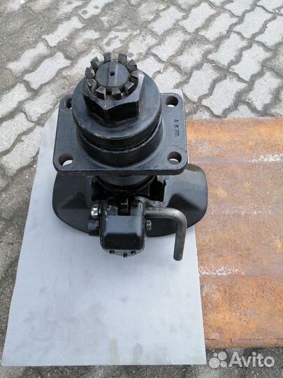 Тягово-сцепное устройство