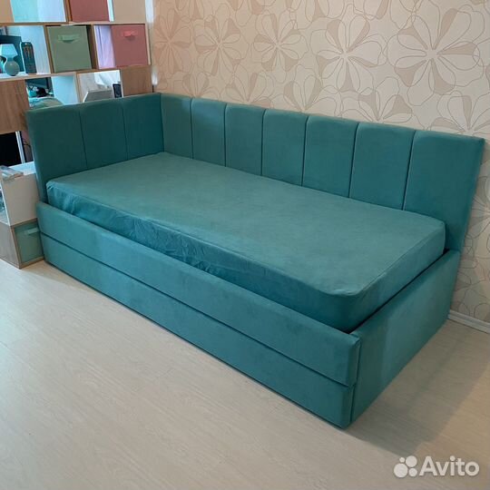 Кровать для ребенка подростка мягкая