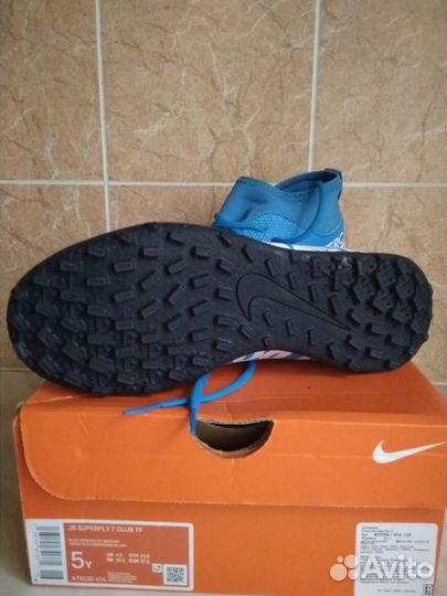 Футбольные бутсы