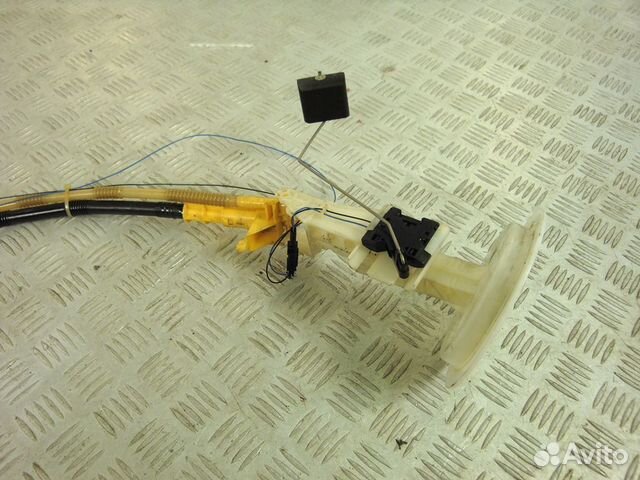 Датчик уровня топлива Audi A6 C6 4F0201317