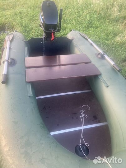 Лодка с мотором