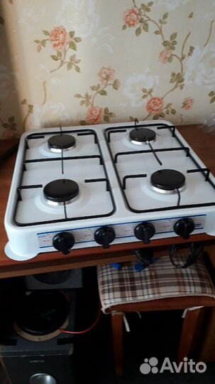 Газовая плита 4 конфорки 