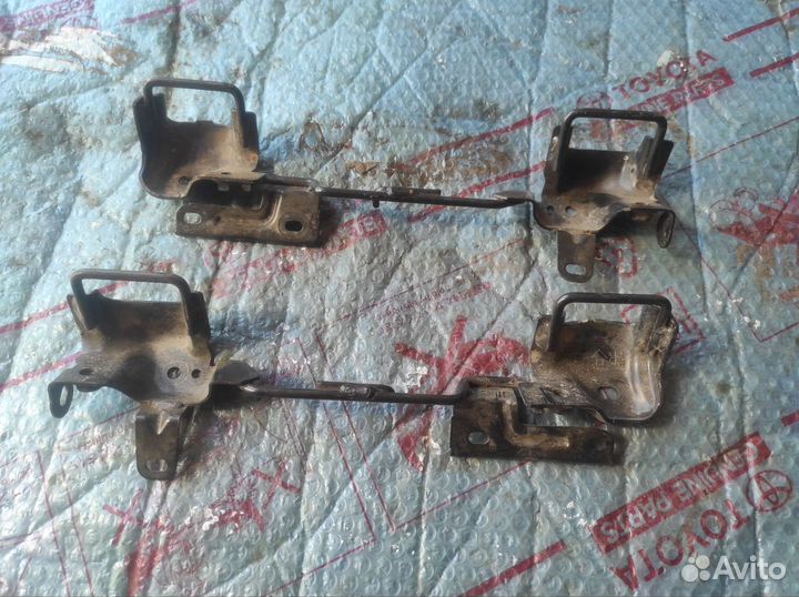 Крепление заднего сидения Тойота Камри 70