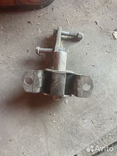 Опора кпп 2112