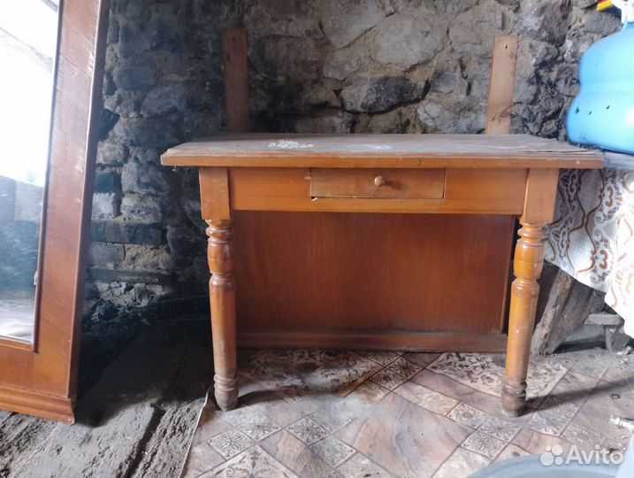 Трюмо с зеркалом