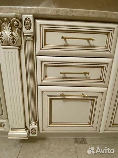 Кухонный гарнитур дерево Италия