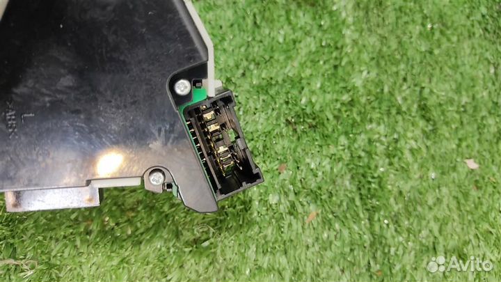 Подрулевой переключатель стеклоочистителя Nissan