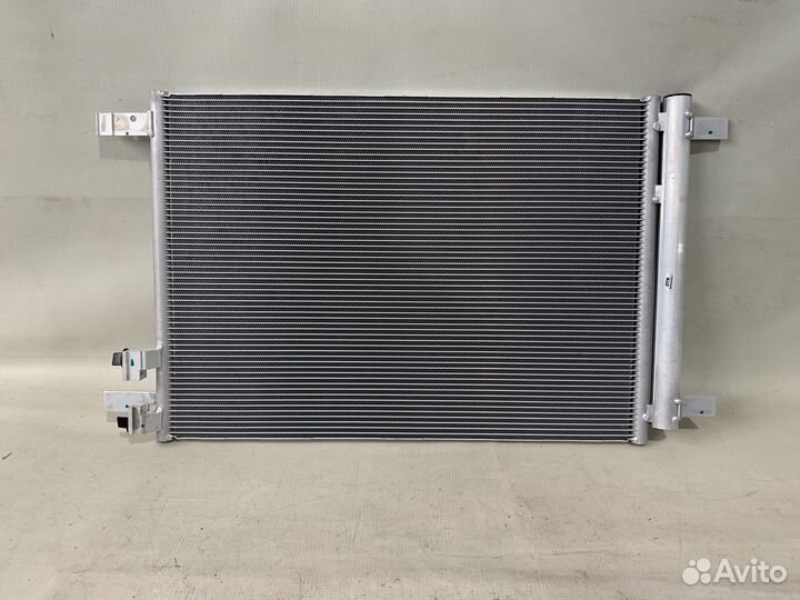 Volkswagen Tiguan 17- Радиатор кондиционера
