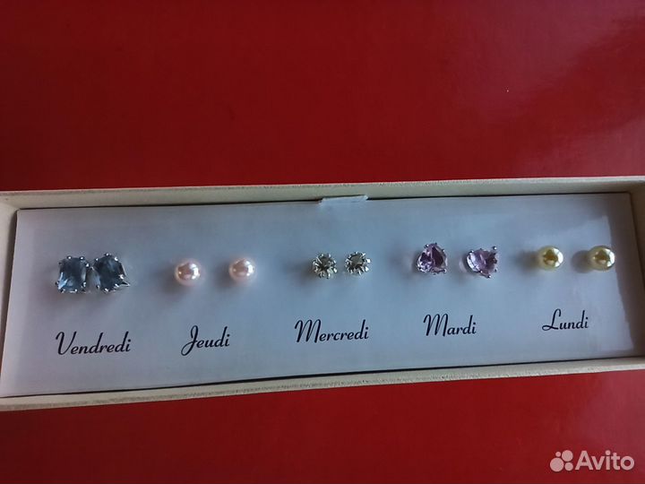 Бижутерия Набор подвесок и соотв.набор сережек-5шт