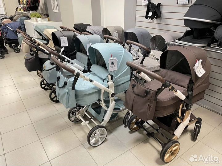 Коляска новая