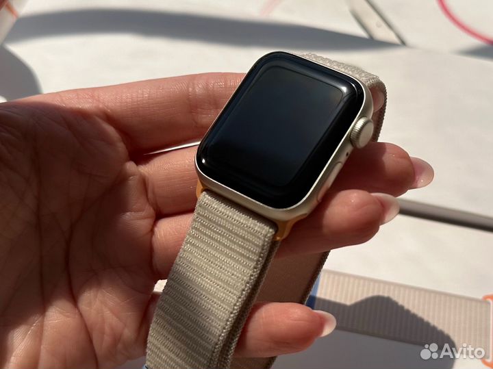 Apple Watch SE (2nd Gen) 40mm 2023 Starlight