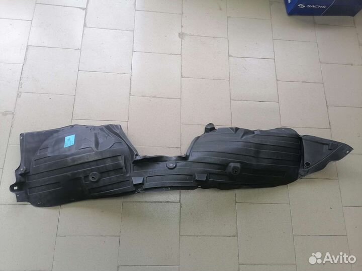 Подкрылок правый передний Nissan Qashqai