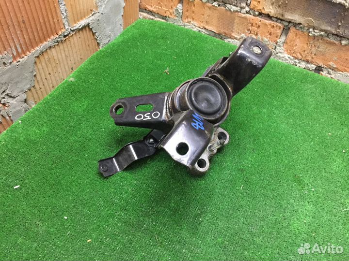 Опора двигателя Toyota Auris E150 Corolla E150