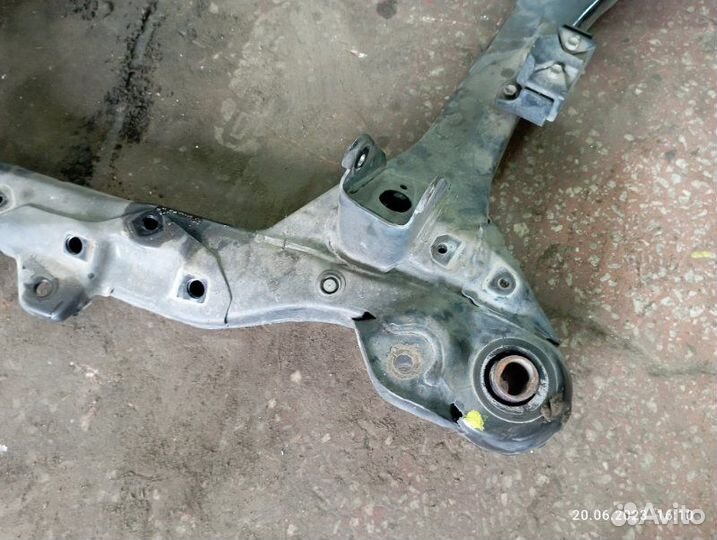 Балка подвески передняя Lexus Rx350 2010