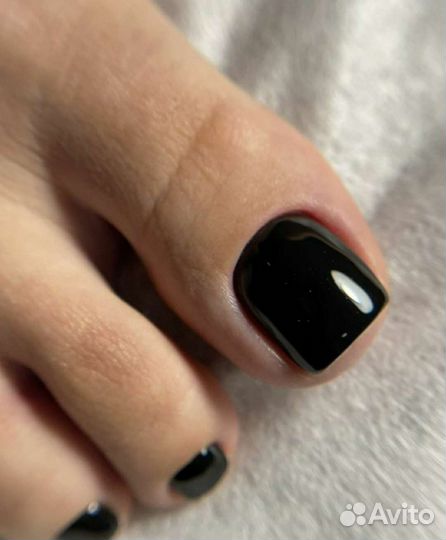 Маникюр и педикюр