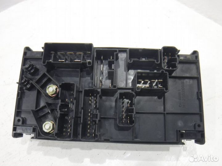 Блок предохранителей 82241AG010