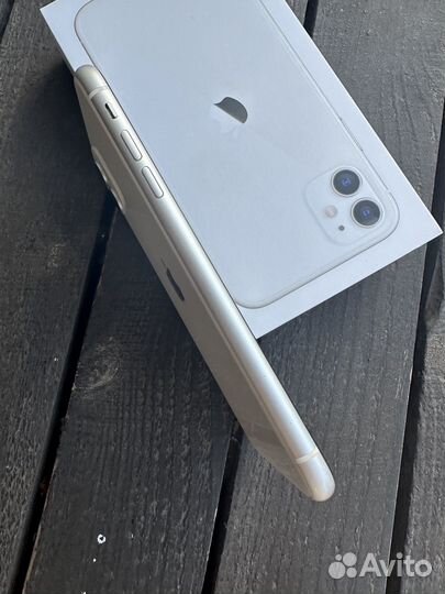 iPhone 11, 64 ГБ