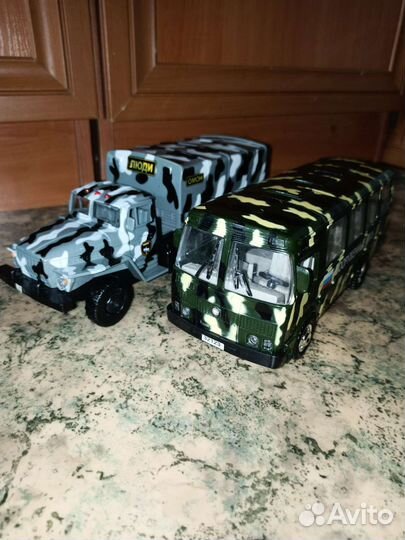 Машинка Урал,автобус