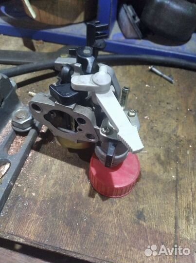 Продам карбюратор от снегоуборщика
