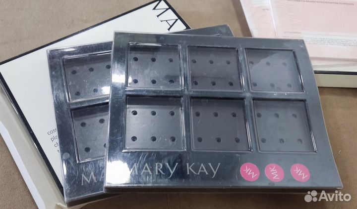 Футляры для декоративной косметики MK