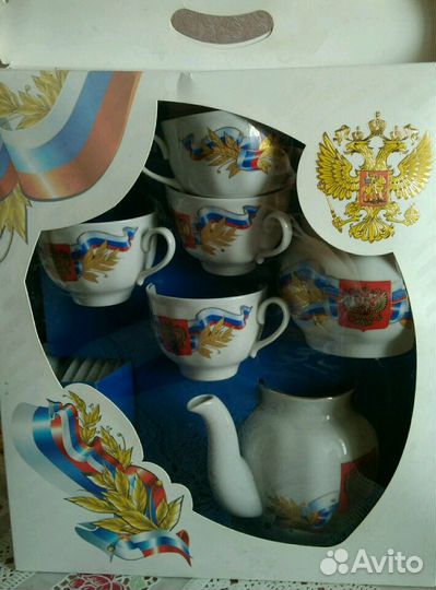 Сервиз фарфоровый