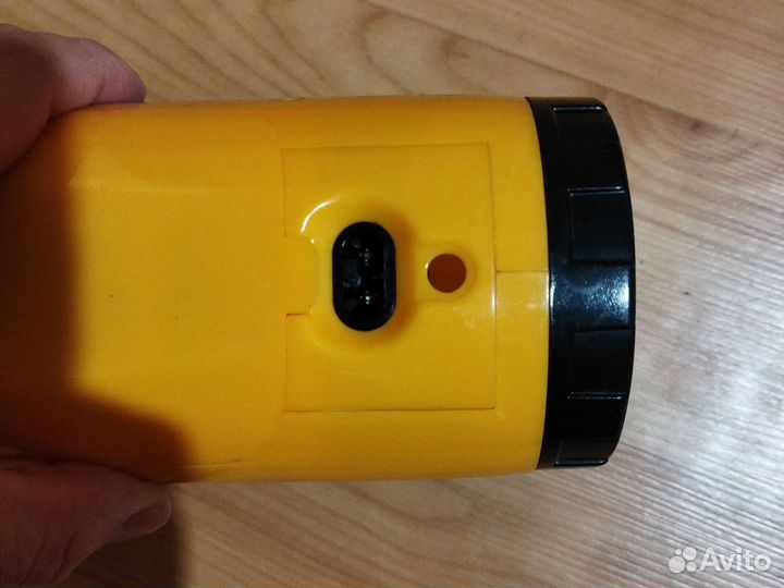 Фонарик светодиодный аккумуляторный