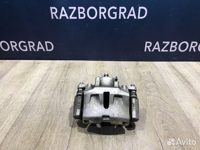 Суппорт передний левый Toyota Camry GSV50 3.5