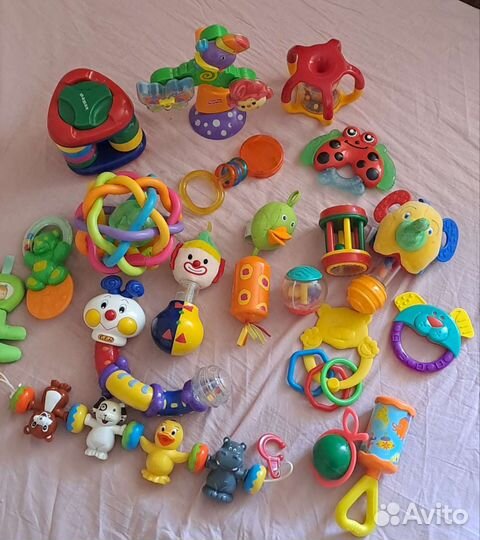 Игрушки для малышей пакетом