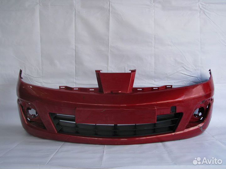 Nissan Tiida бампер передний 2008+