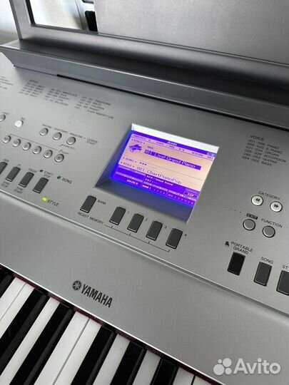 Цифровое пианино yamaha Portable Grand DGX-640