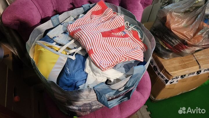 Детские вещи, игрушки пакетом и коробкой (Любовь)
