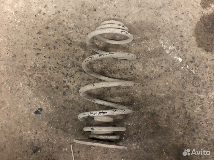 Opel astra h пружина задняя