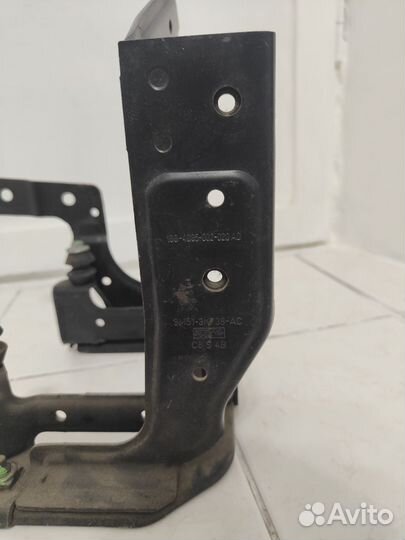 Кронштейн крепление насоса бочка эгур Ford Focus 2